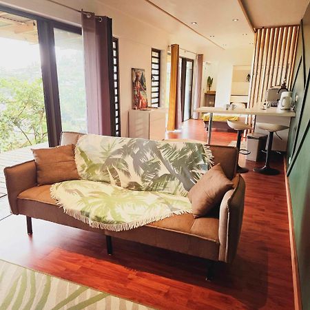 Fare Toahana, Accommodation With A Ocean View Faaa Exteriör bild