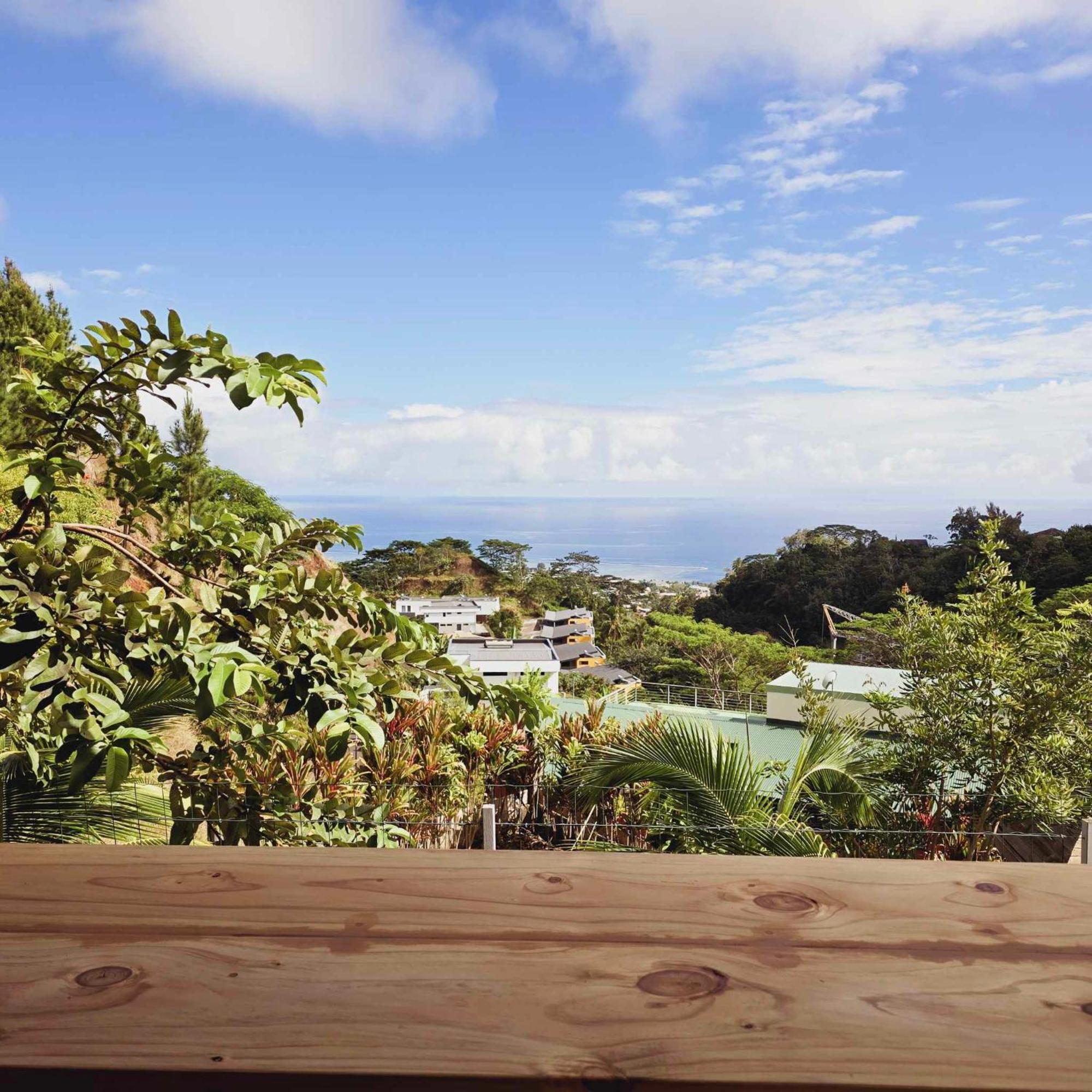 Fare Toahana, Accommodation With A Ocean View Faaa Exteriör bild