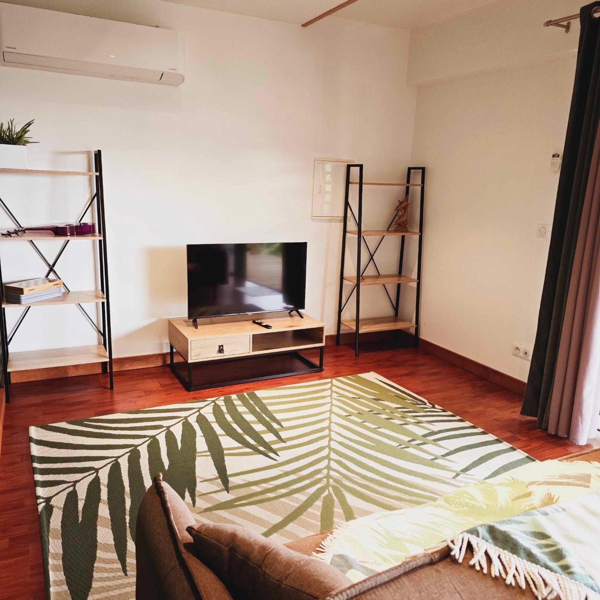 Fare Toahana, Accommodation With A Ocean View Faaa Exteriör bild
