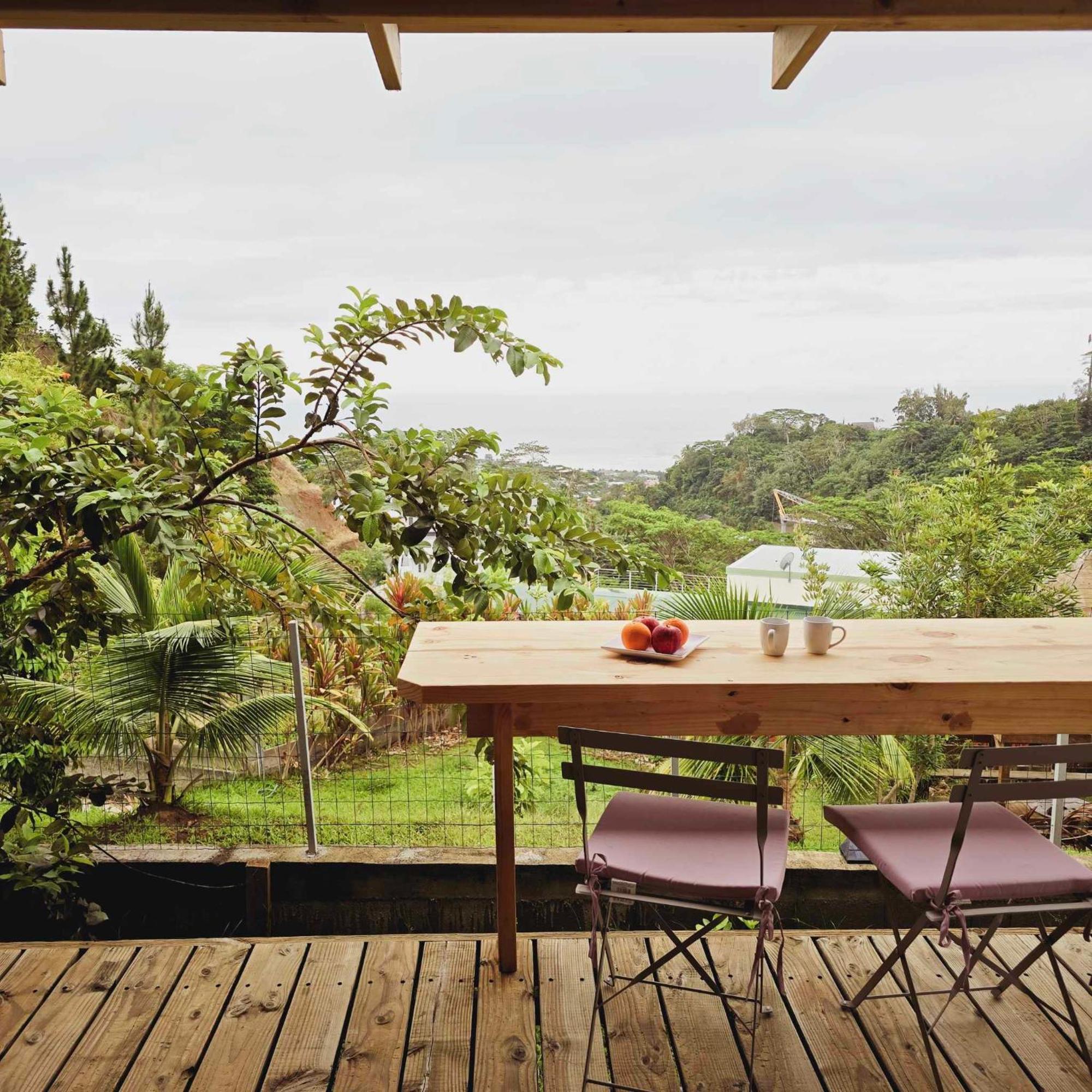 Fare Toahana, Accommodation With A Ocean View Faaa Exteriör bild