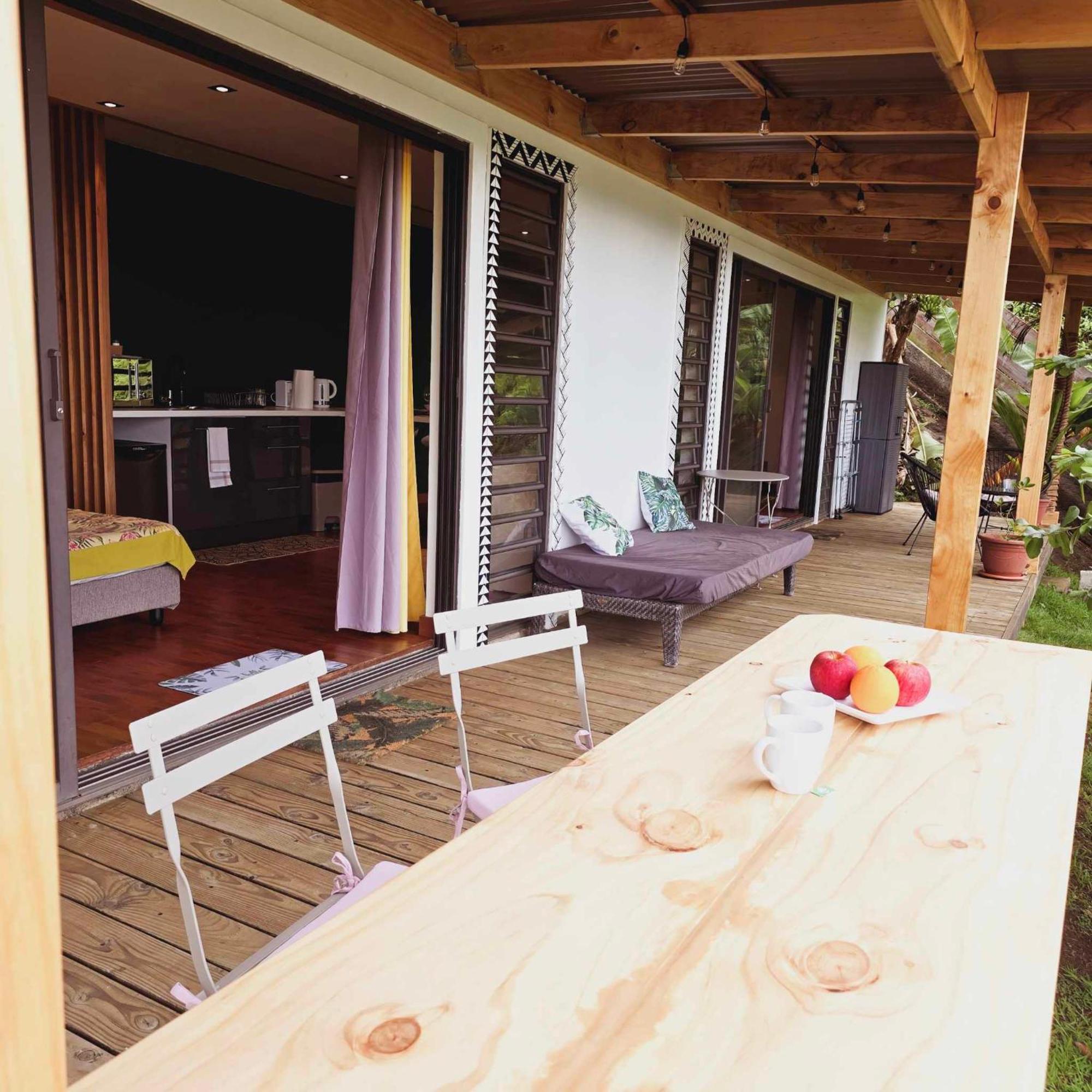 Fare Toahana, Accommodation With A Ocean View Faaa Exteriör bild