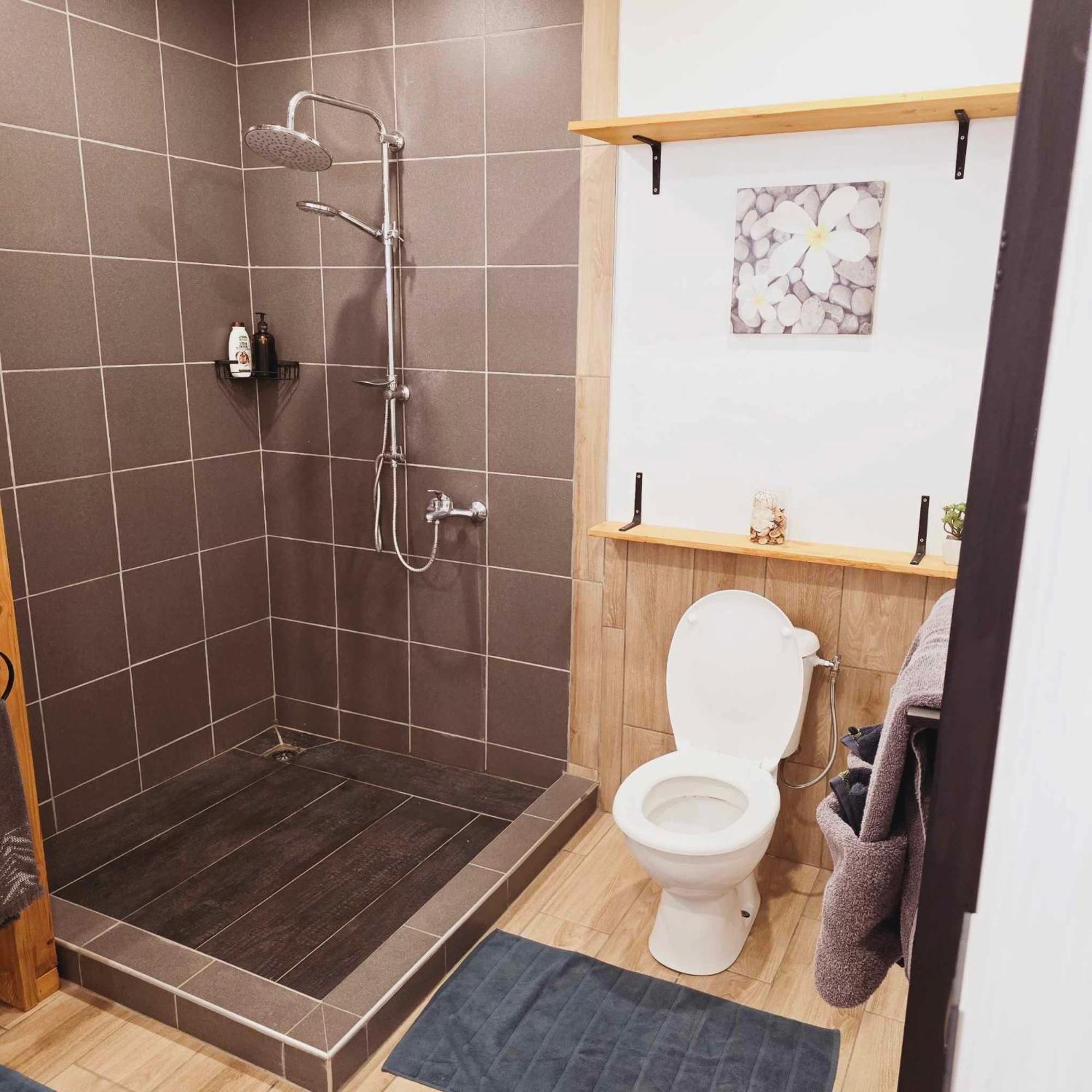 Fare Toahana, Accommodation With A Ocean View Faaa Exteriör bild