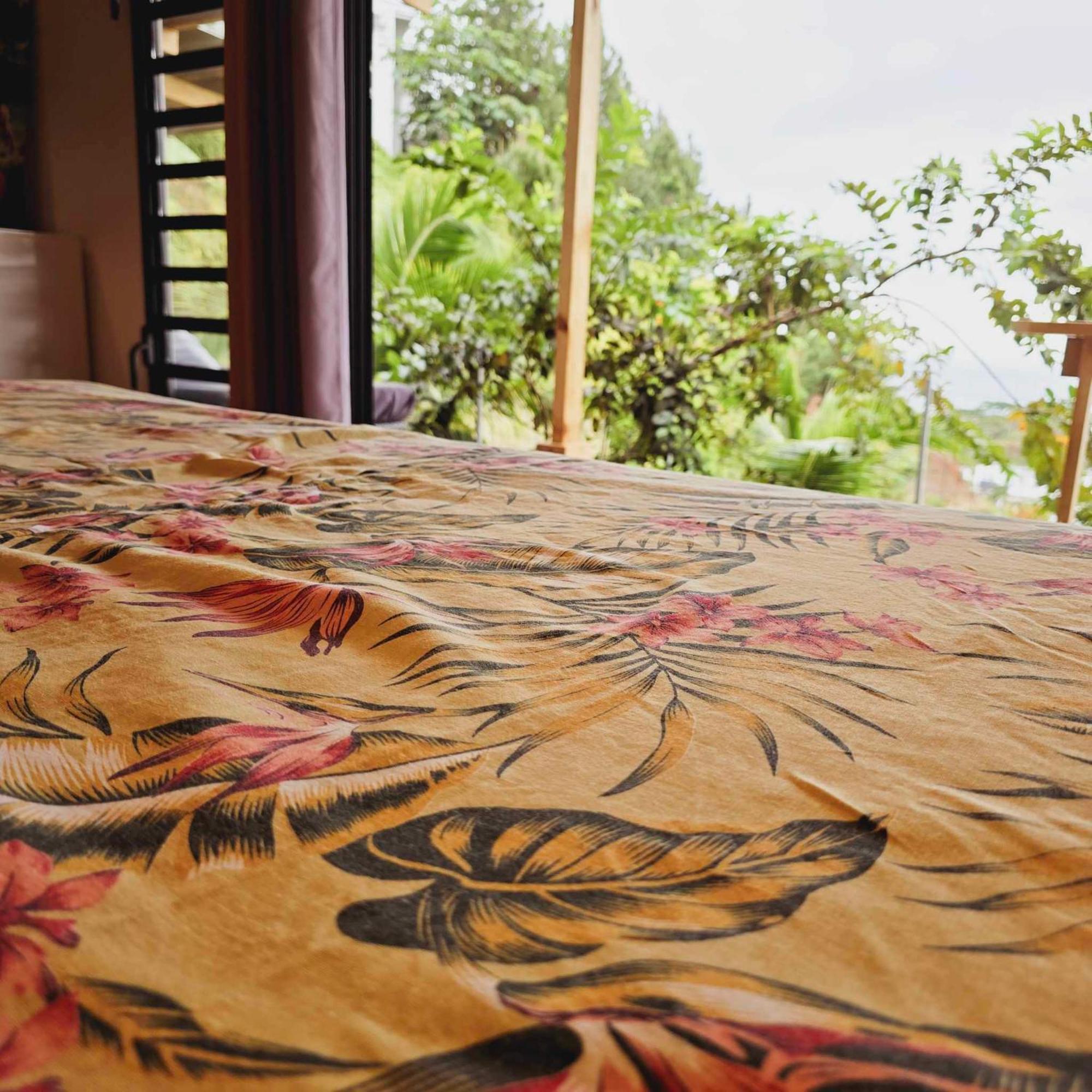 Fare Toahana, Accommodation With A Ocean View Faaa Exteriör bild