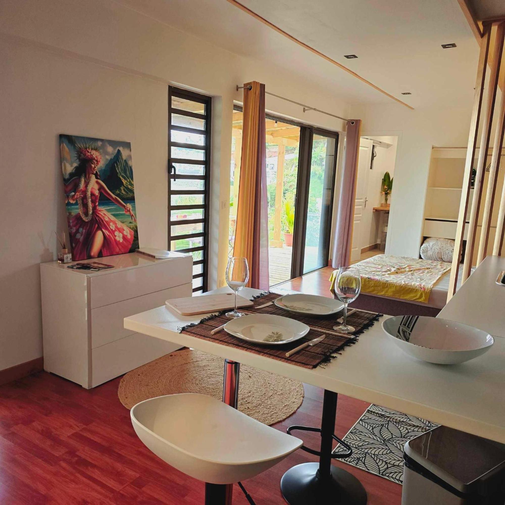 Fare Toahana, Accommodation With A Ocean View Faaa Exteriör bild
